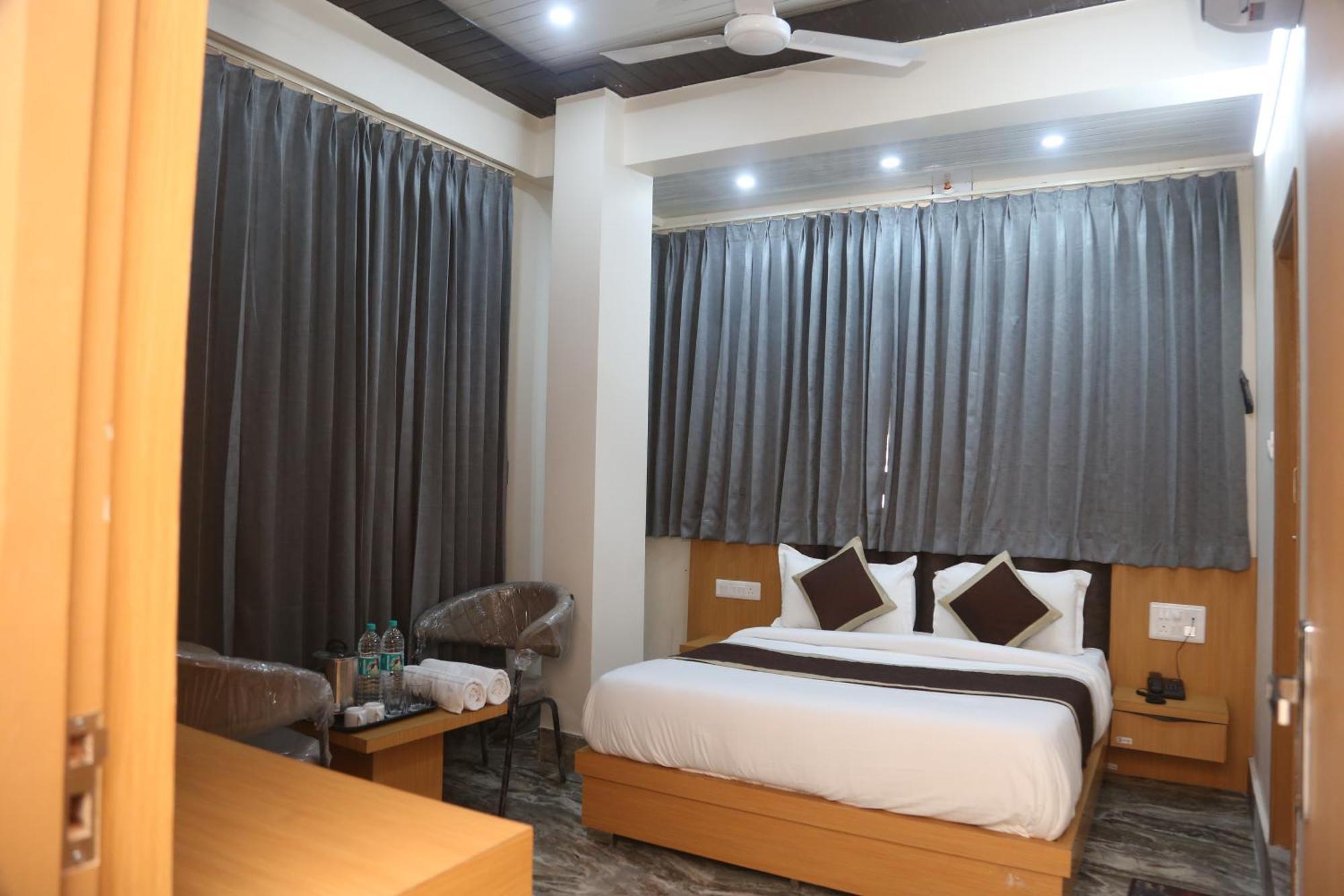 Hotel Kirti Plaza Chittorgarh Dış mekan fotoğraf