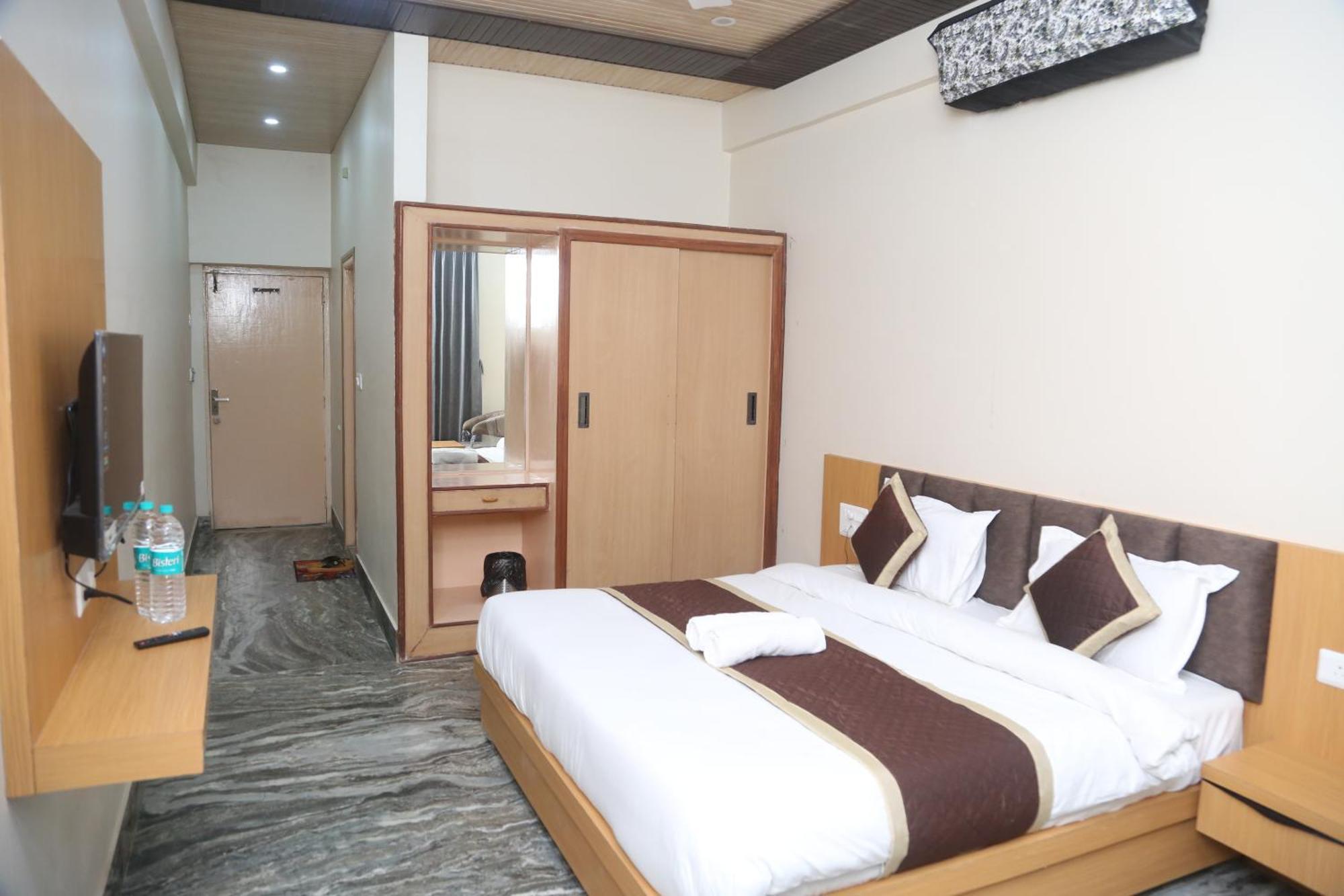 Hotel Kirti Plaza Chittorgarh Dış mekan fotoğraf