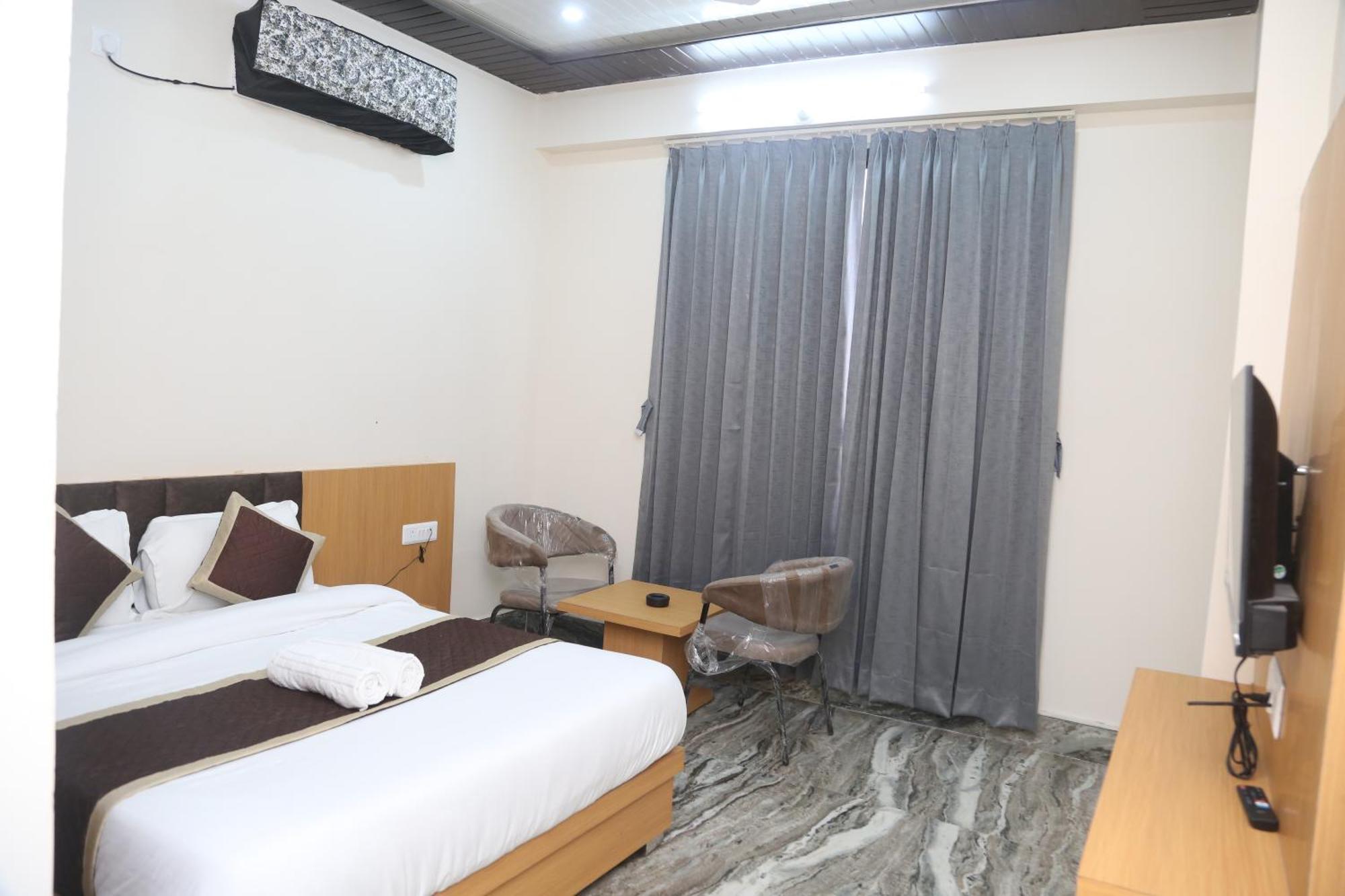 Hotel Kirti Plaza Chittorgarh Dış mekan fotoğraf