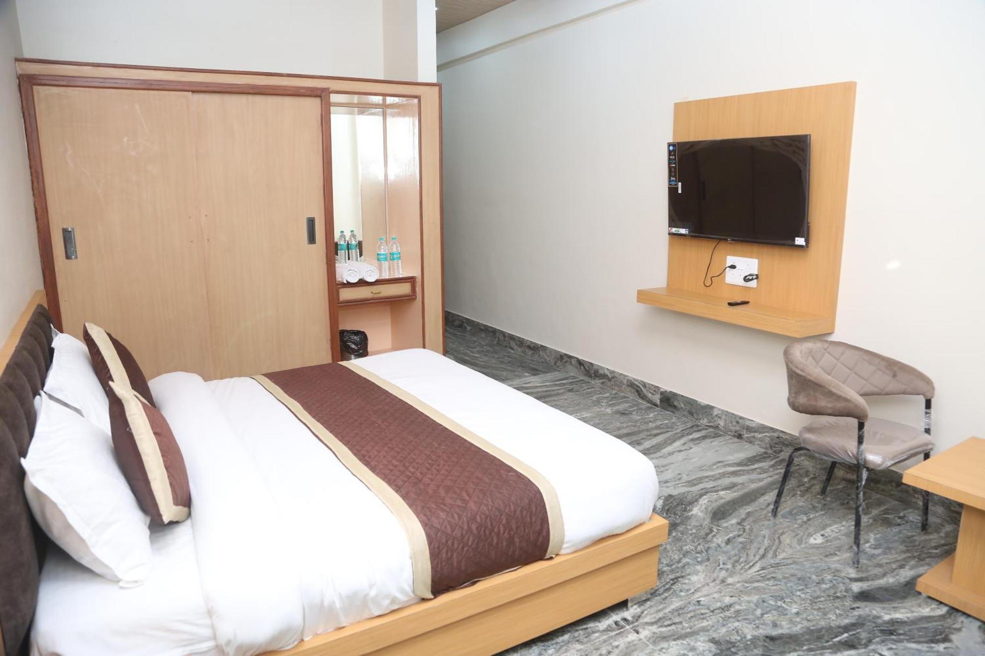 Hotel Kirti Plaza Chittorgarh Dış mekan fotoğraf
