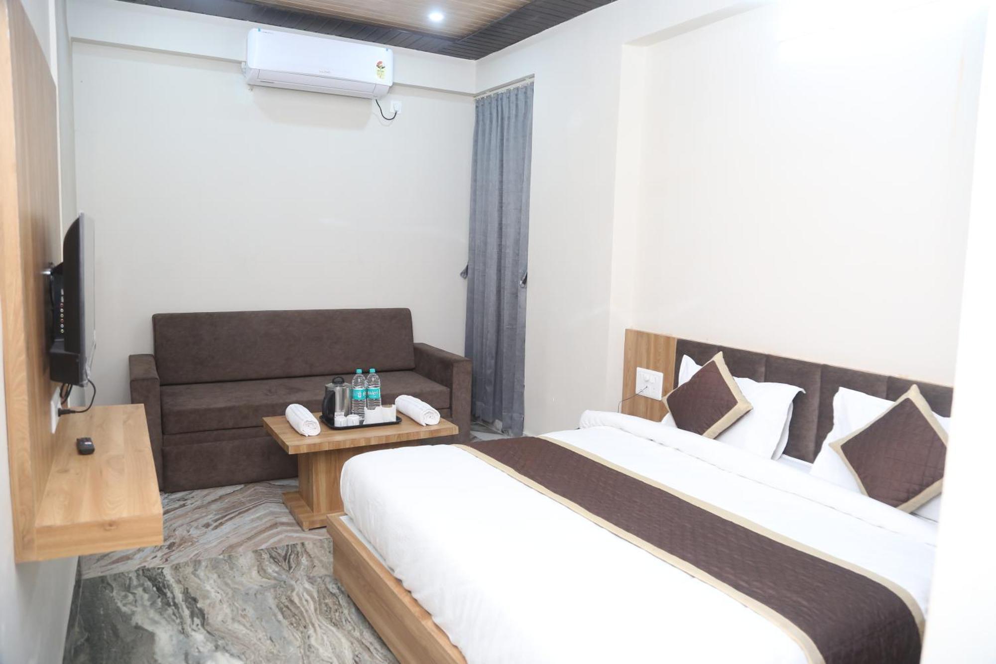 Hotel Kirti Plaza Chittorgarh Dış mekan fotoğraf
